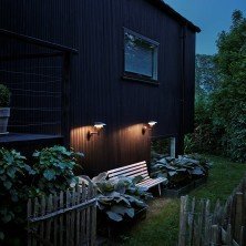 Composición de varios apliques PH 3-2½ en porche cubierto de estilo nórdico