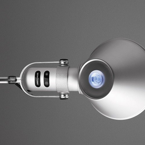 Detalle de la cabeza LED Pure Integralis con mandos integrados en el portacabezal Detalle de la cabeza LED Pure Integralis con mandos integrados en el portacabezal