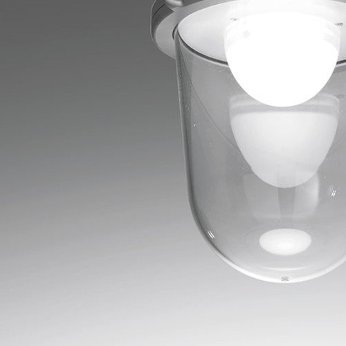 Detalle del difusor tipo farol en vidrio colgante de la Tolomeo Lampione Outdoor suspensión. Detalle del difusor tipo farol en vidrio colgante de la Tolomeo Lampione Outdoor suspensión.