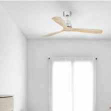 Ventilador Lantau L Faro Barcelona níquel instalado en dormitorio minimalista